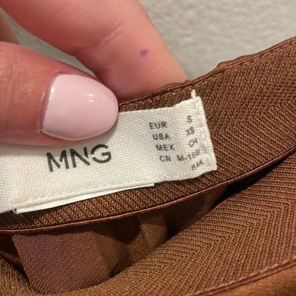 NWOT: π€MANGO Pleated Satin Top XS Brown - Picture 8 of 8
